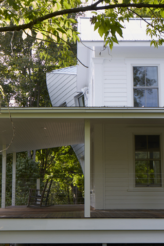 Twist Farmhouse Image