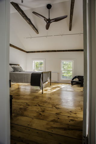Twist Farmhouse Image