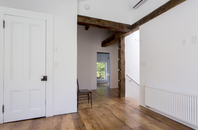 Twist Farmhouse Image
