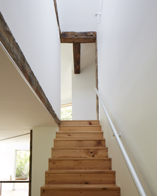 Twist Farmhouse Image