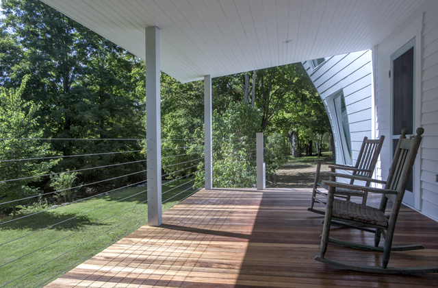 Twist Farmhouse Image